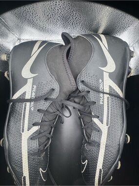 Nike PhantomVX Men’s Black Soccer Cleats size 8